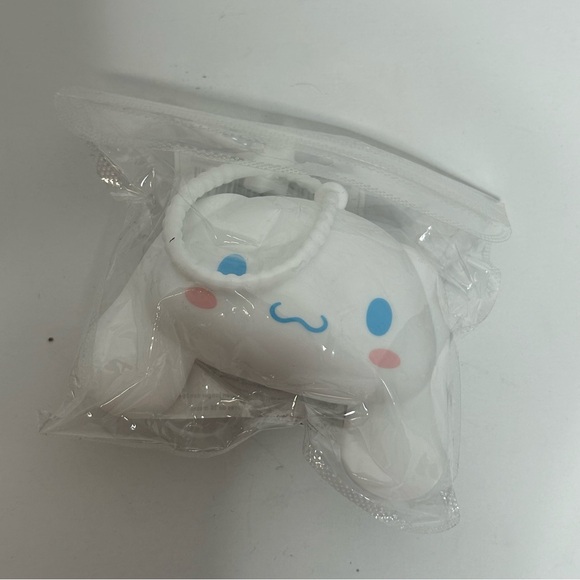 Cinnamaroll Silicone Coin Pouch Keychain - Picture 2 of 6